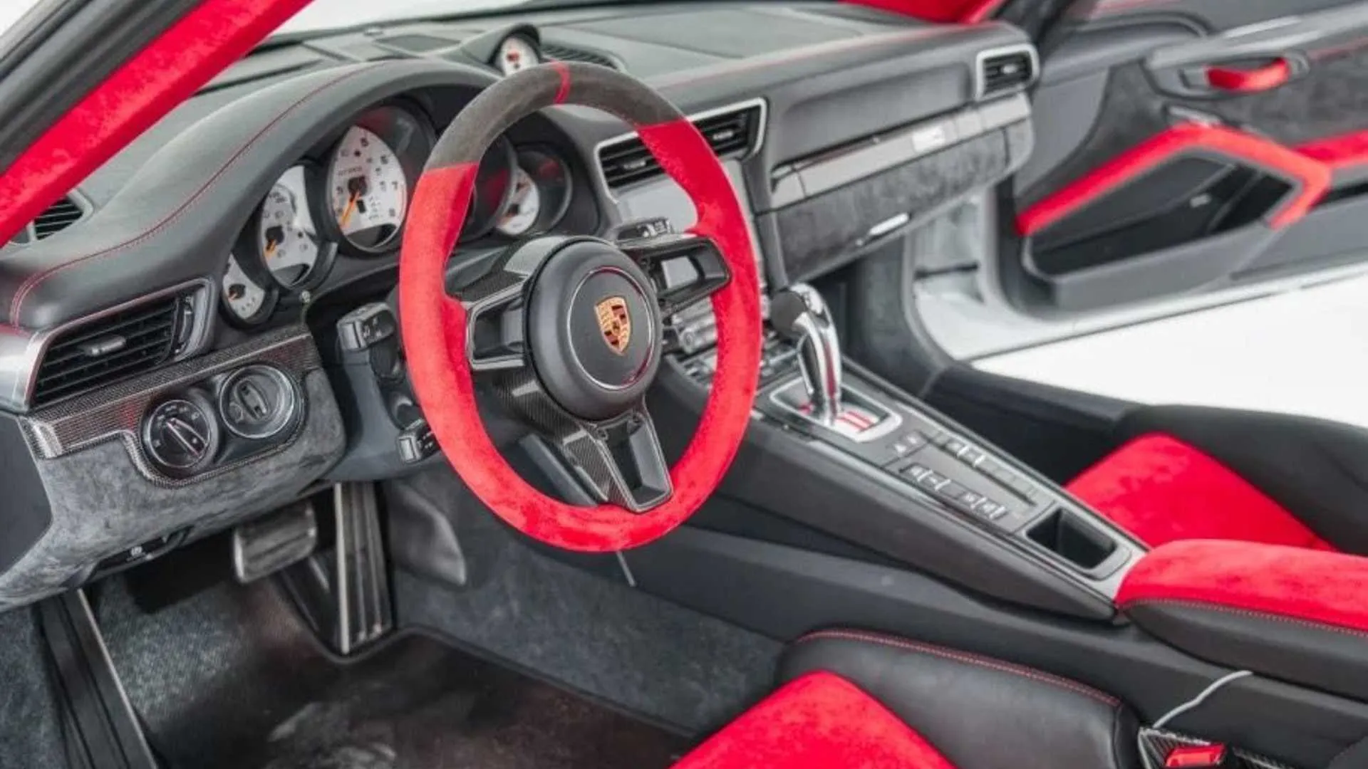 2018_porsche_gt2_rs_listed_for_sale_2_ddf7330ba7