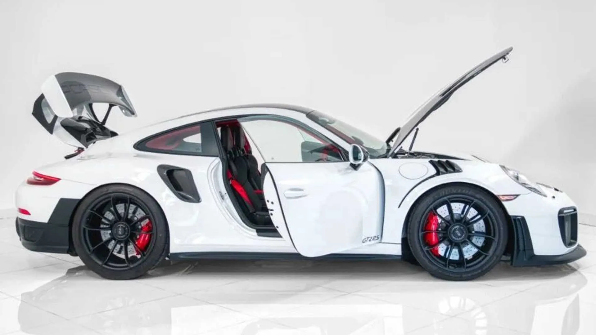 2018_porsche_gt2_rs_listed_for_sale_5_74c122183c