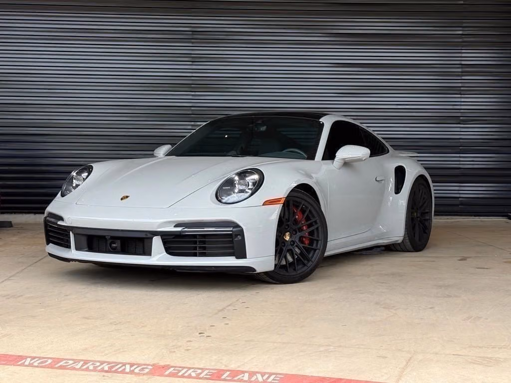 
           
        2021 Porsche 911