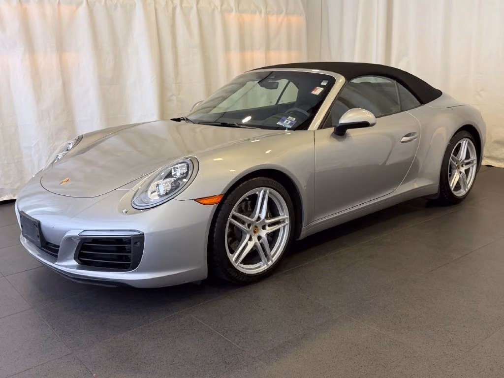 
           
        2017 Porsche 911