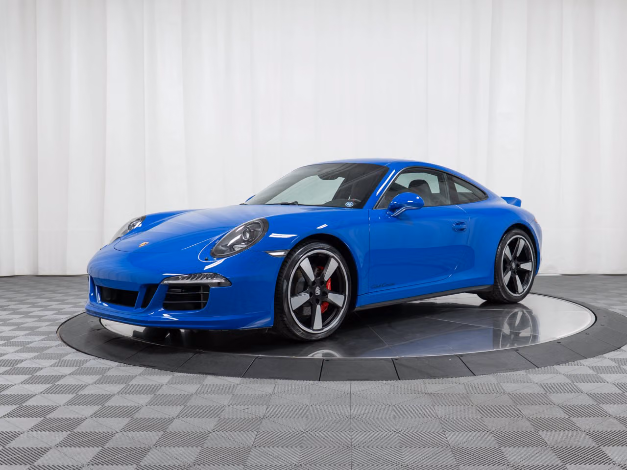 
           
        2016 Porsche 911