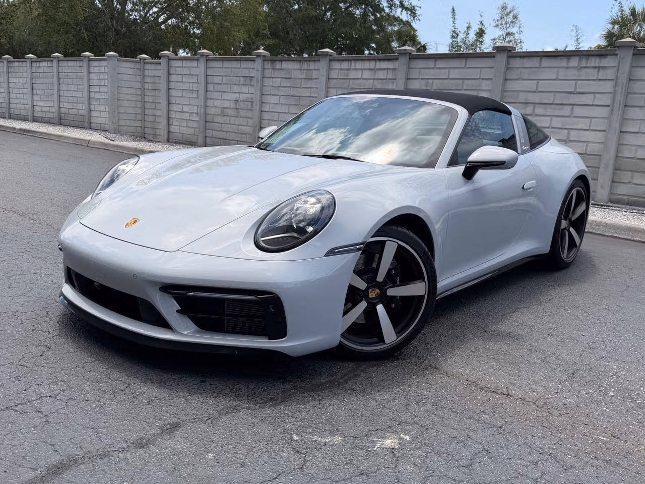 
           
        2023 Porsche 911