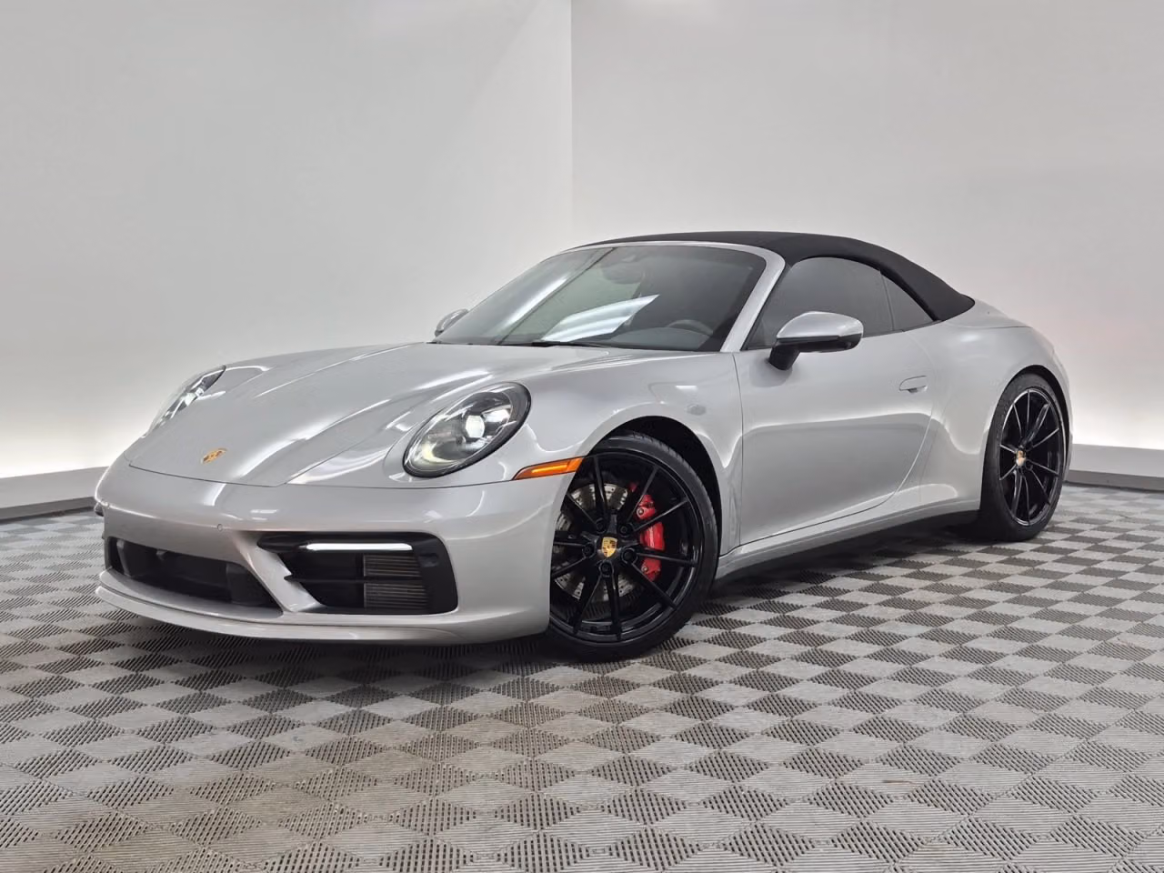 
           
        2020 Porsche 911