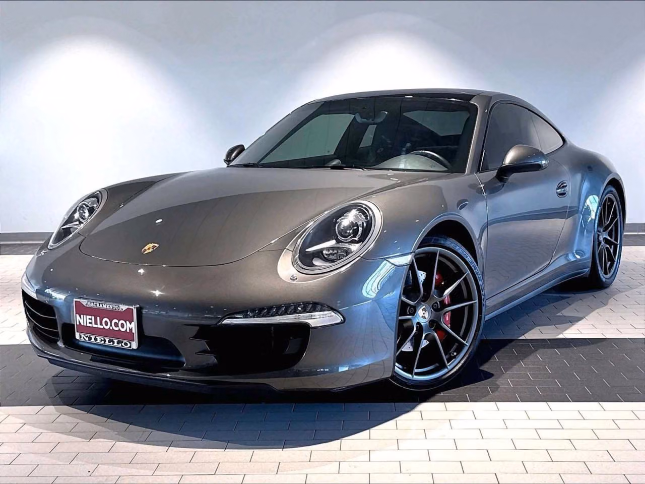 
           
        2014 Porsche 911