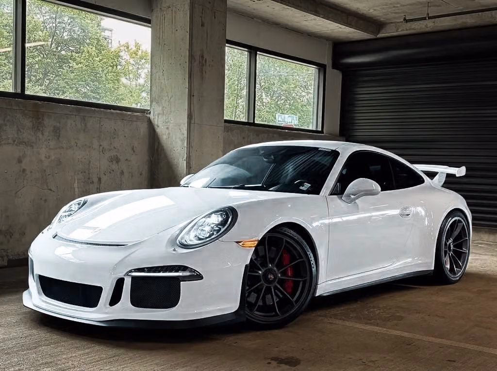 
           
        2015 Porsche 911