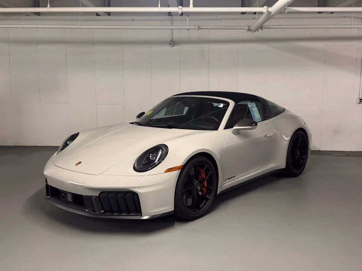 
           
        2026 Porsche 911
