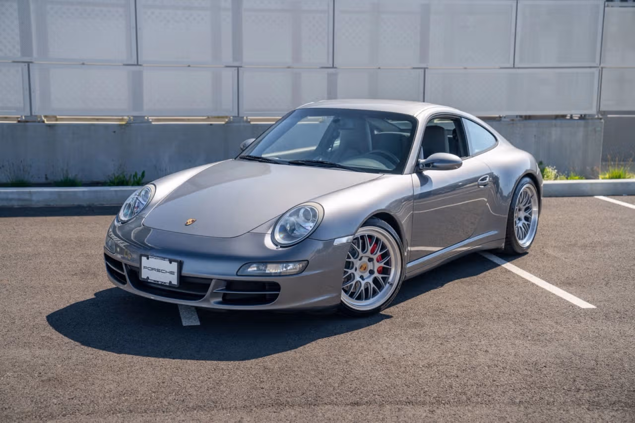 
           
        2006 Porsche 911