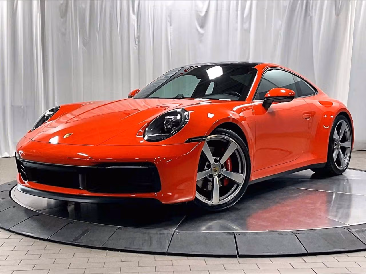 
           
        2020 Porsche 911