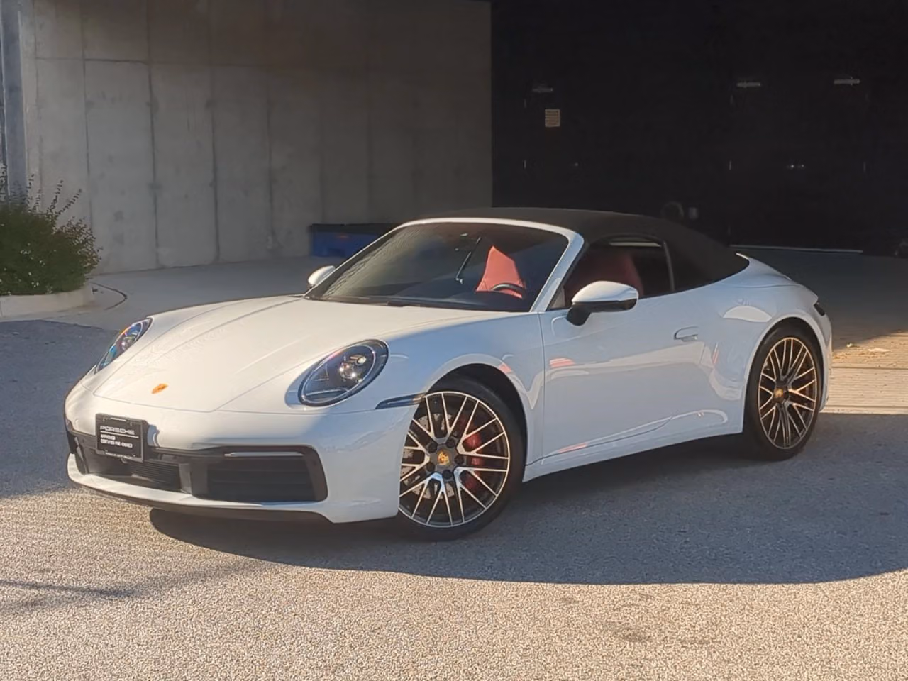 
           
        2021 Porsche 911