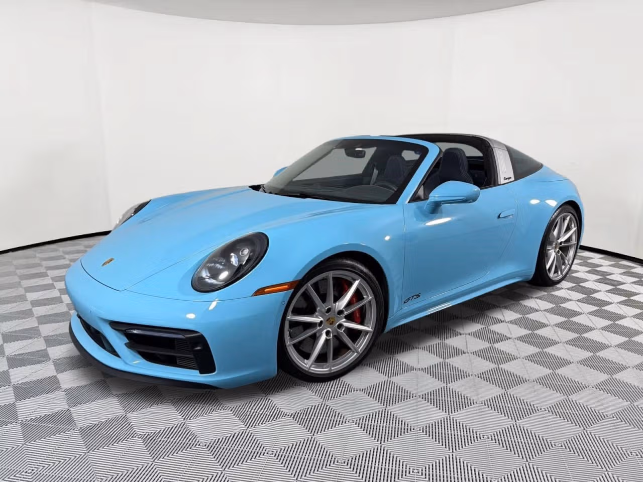 
           
        2024 Porsche 911