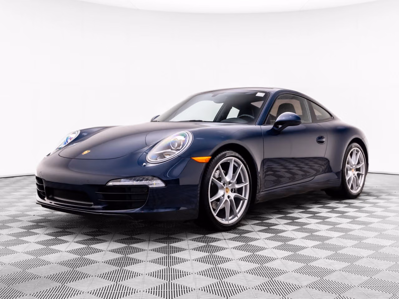 
           
        2016 Porsche 911