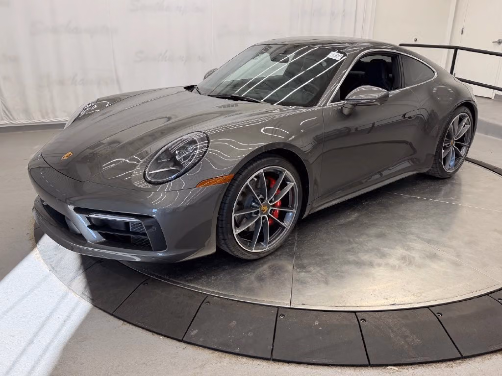 
           
        2022 Porsche 911
