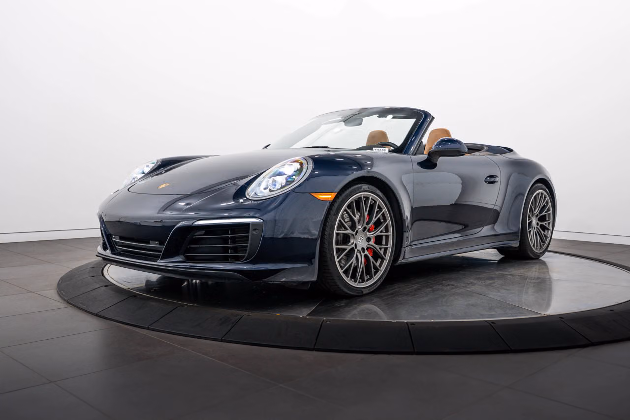 
           
        2017 Porsche 911