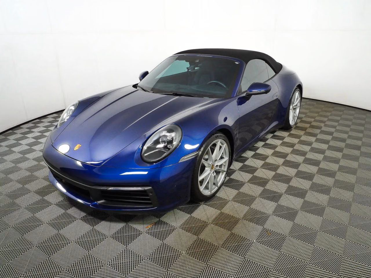 
           
        2023 Porsche 911