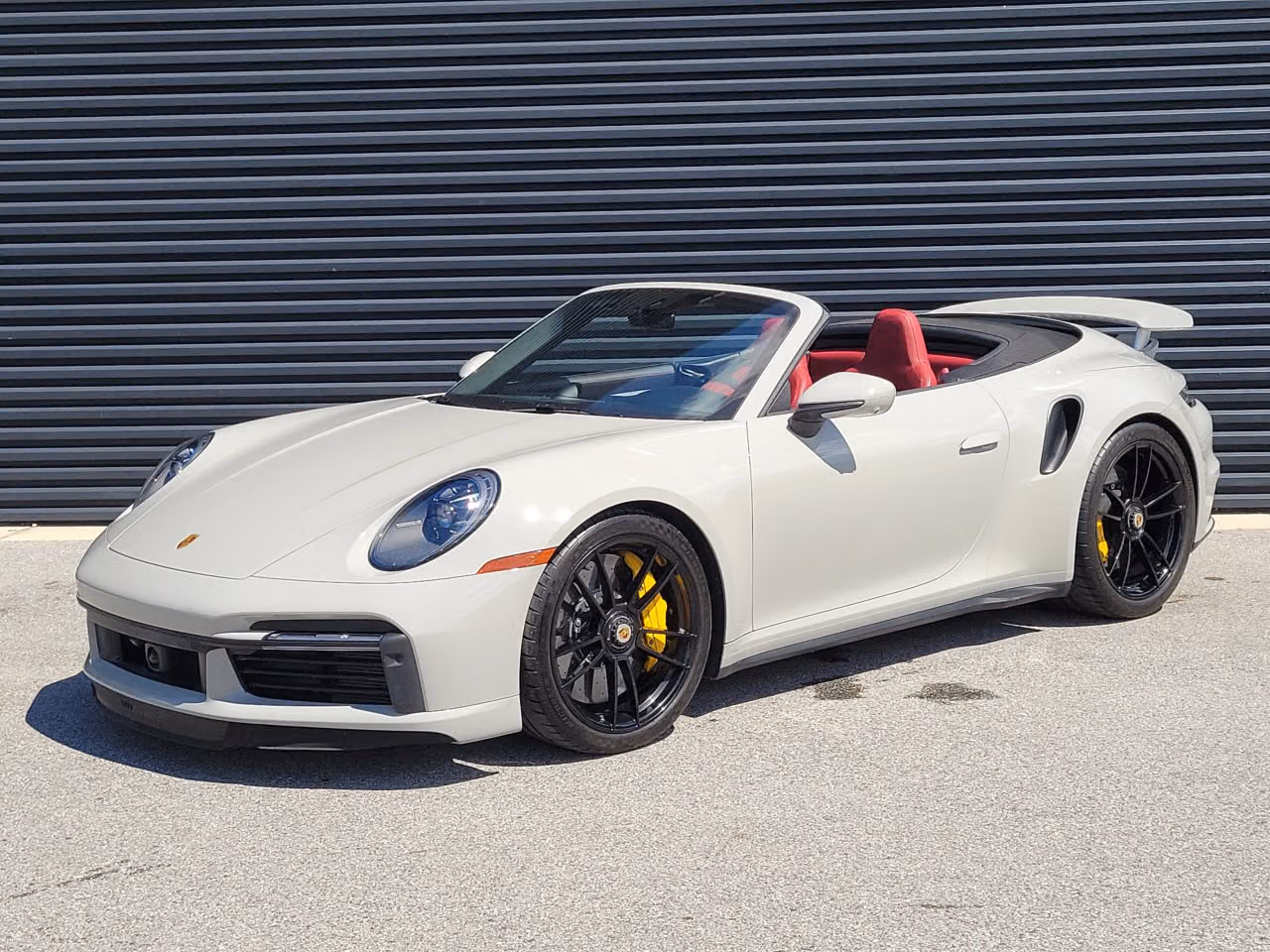 
           
        2022 Porsche 911