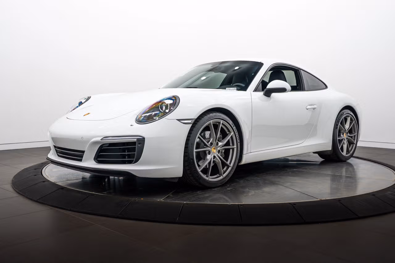 
           
        2017 Porsche 911