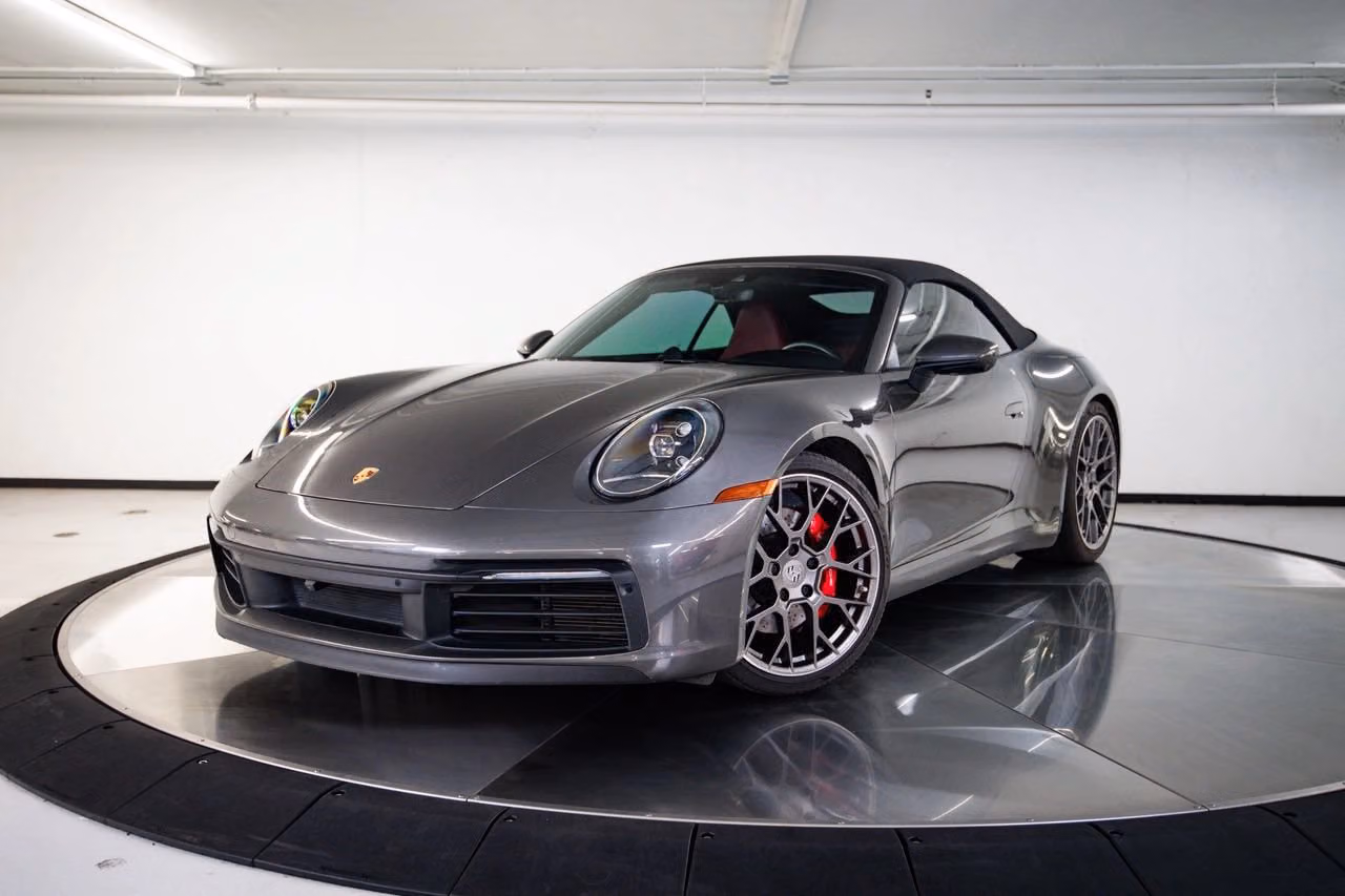 
           
        2021 Porsche 911
