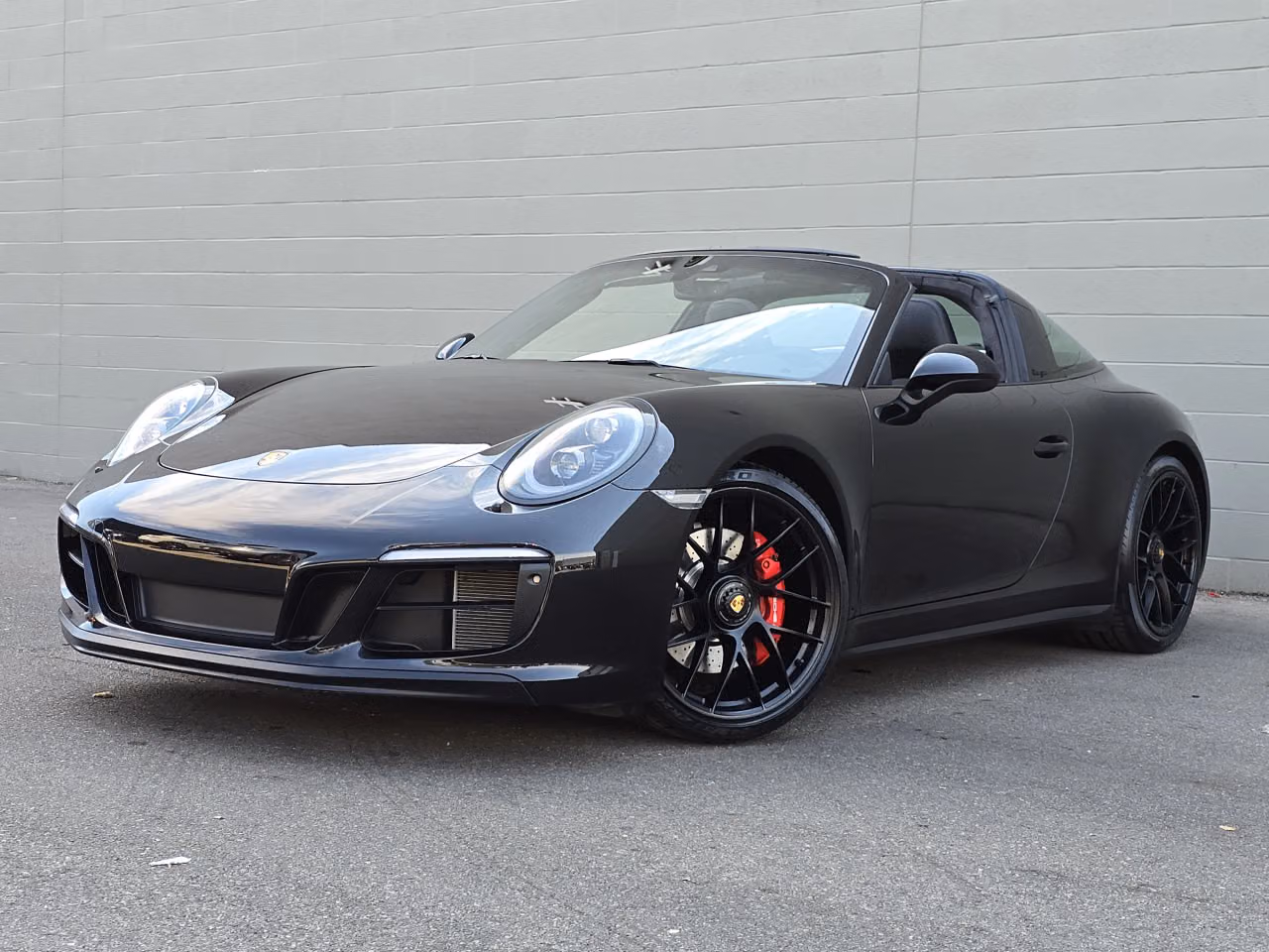 
           
        2018 Porsche 911