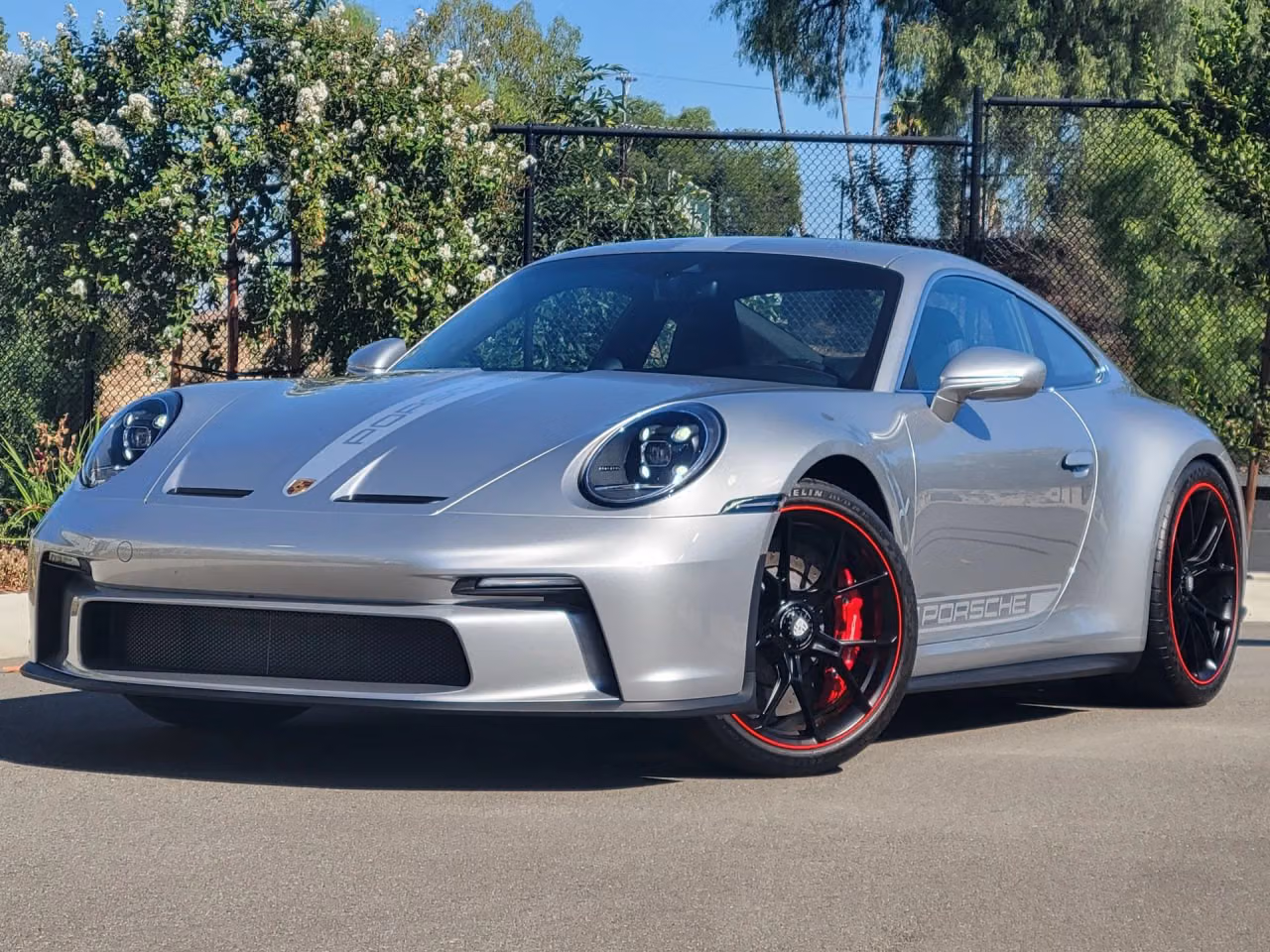 
           
        2022 Porsche 911
