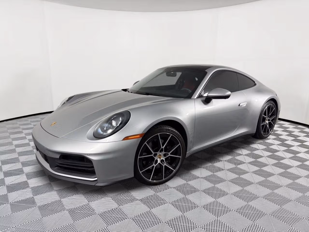 
           
        2025 Porsche 911