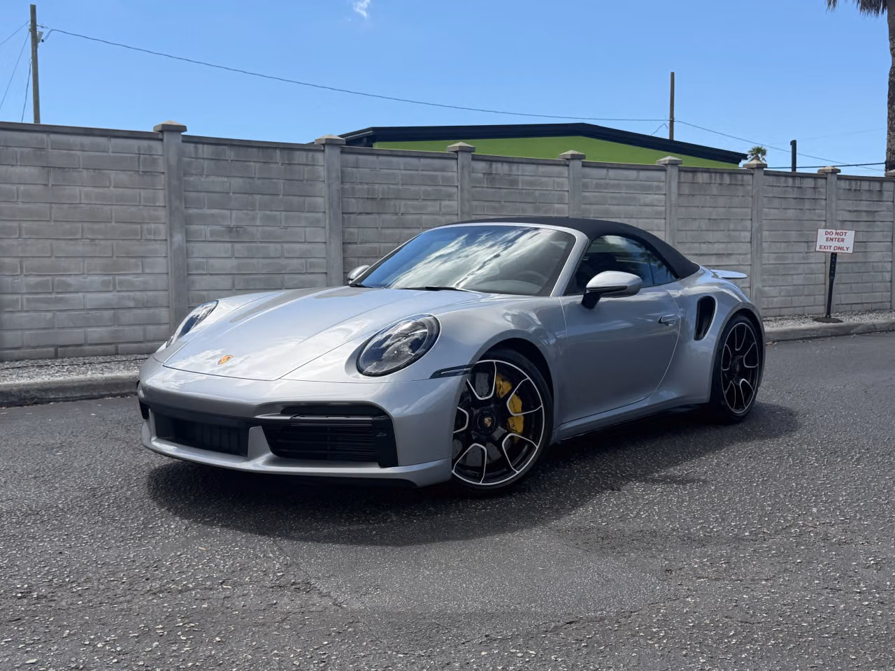 
           
        2023 Porsche 911