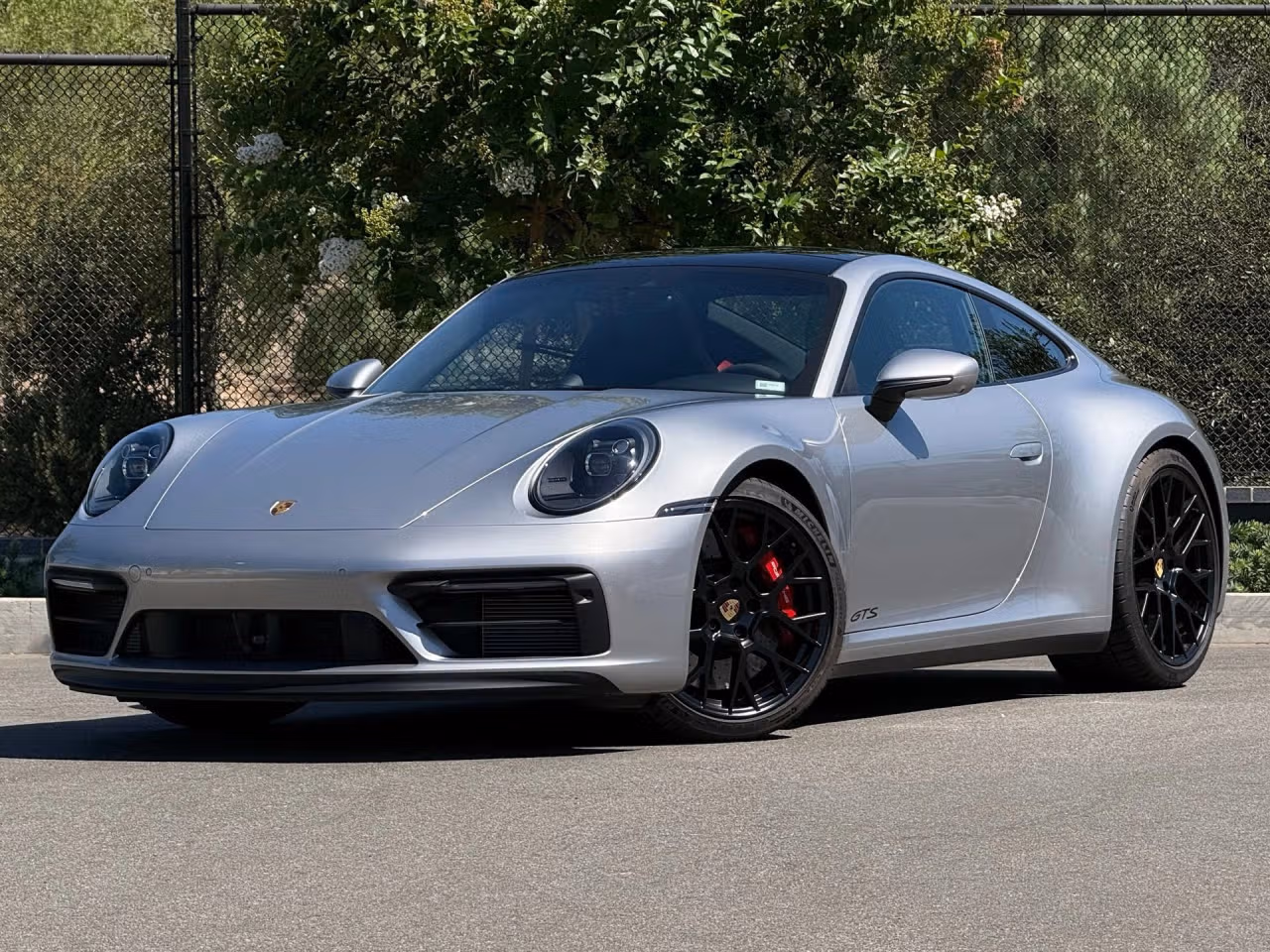 
           
        2024 Porsche 911
