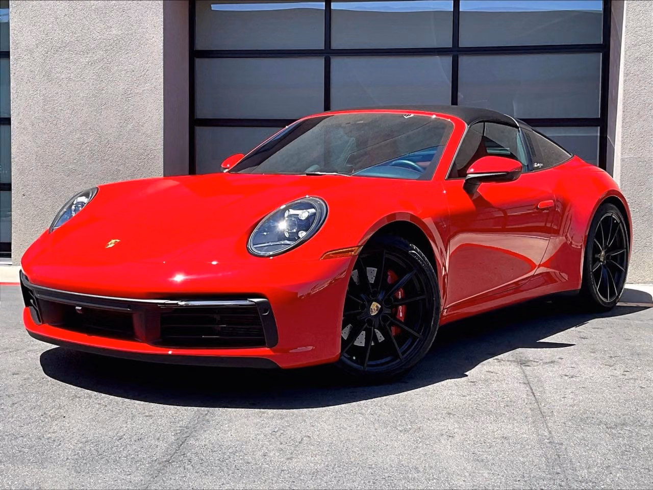 
           
        2024 Porsche 911
