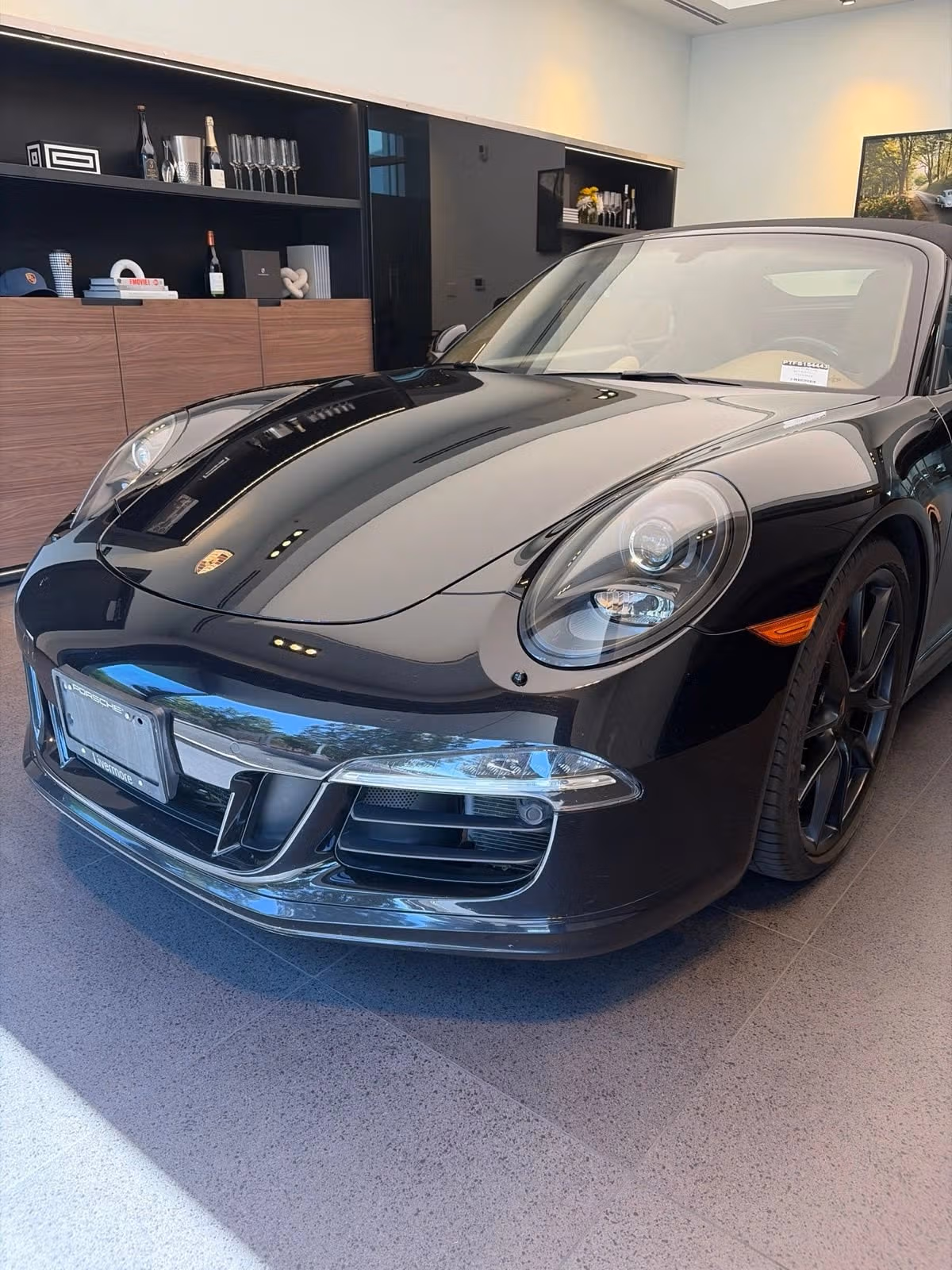 
           
        2015 Porsche 911