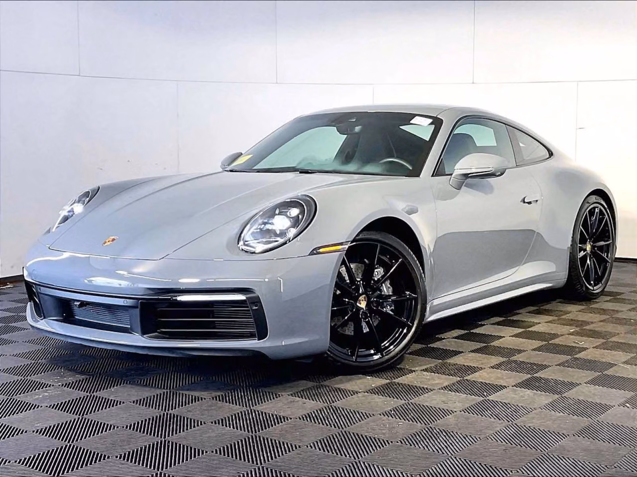 
           
        2024 Porsche 911