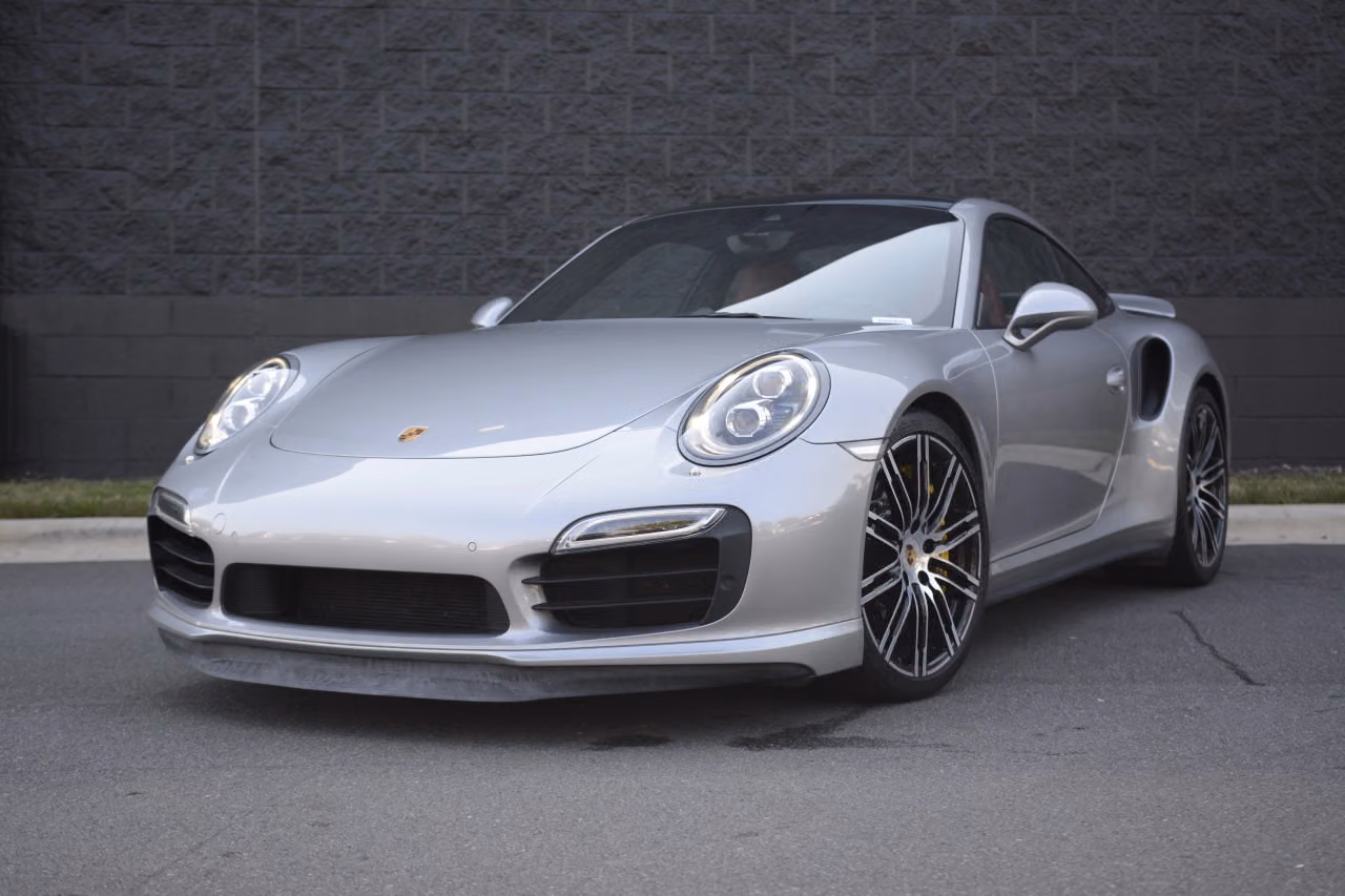 
           
        2015 Porsche 911