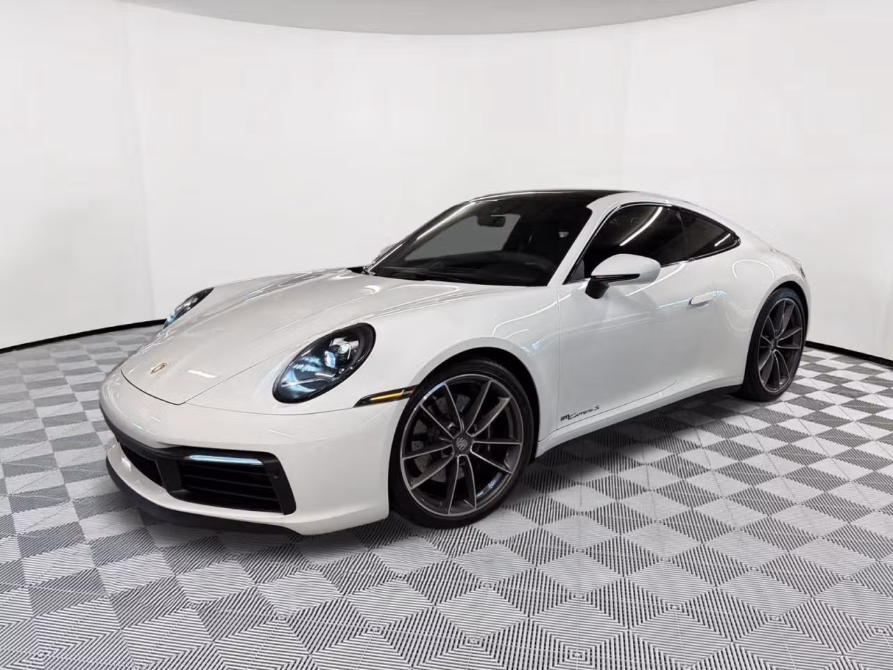
           
        2021 Porsche 911