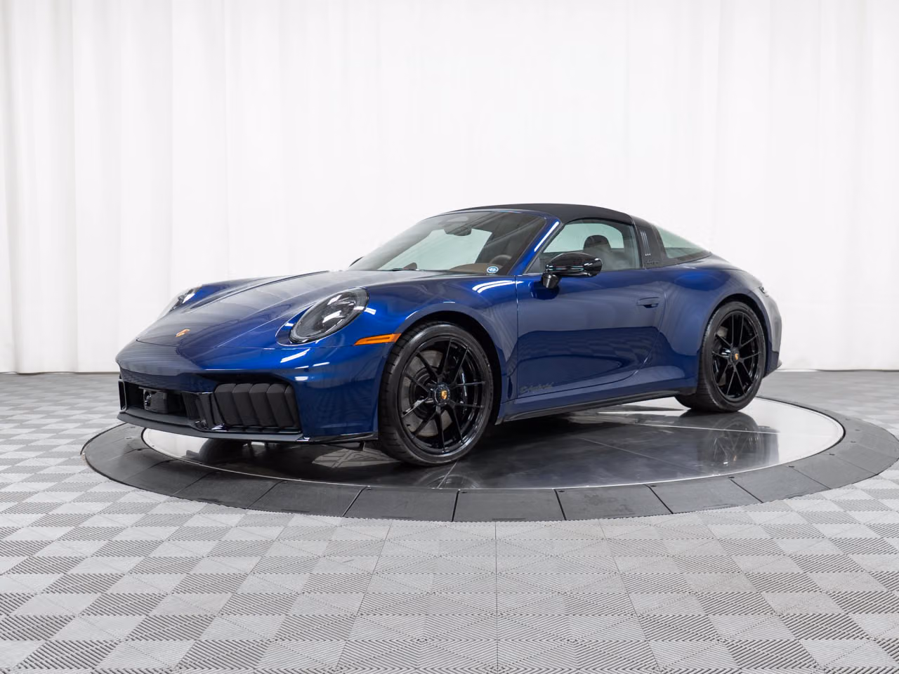 
           New 
        2026 Porsche 911