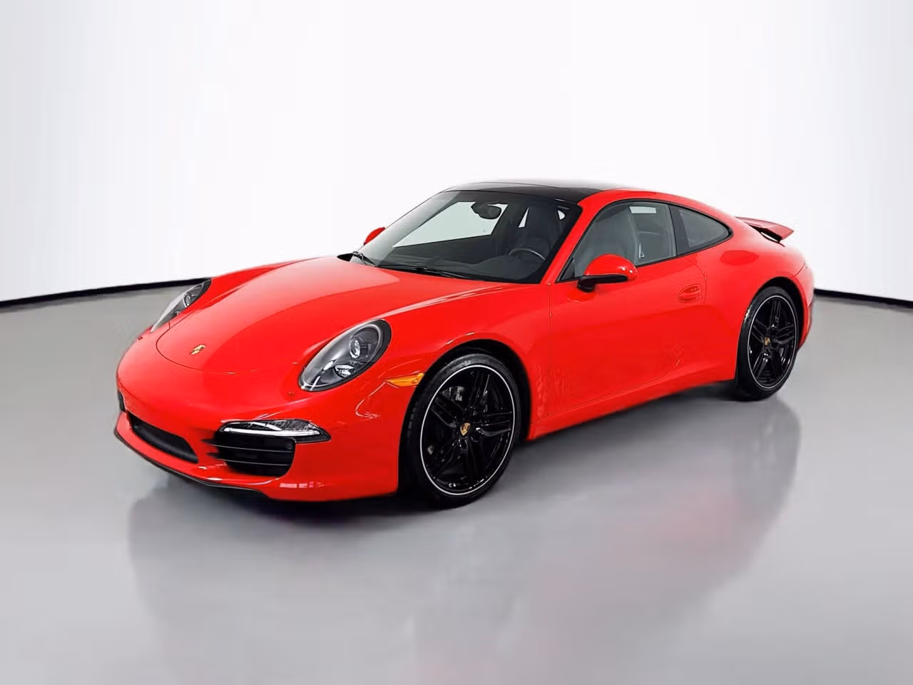 
           
        2015 Porsche 911