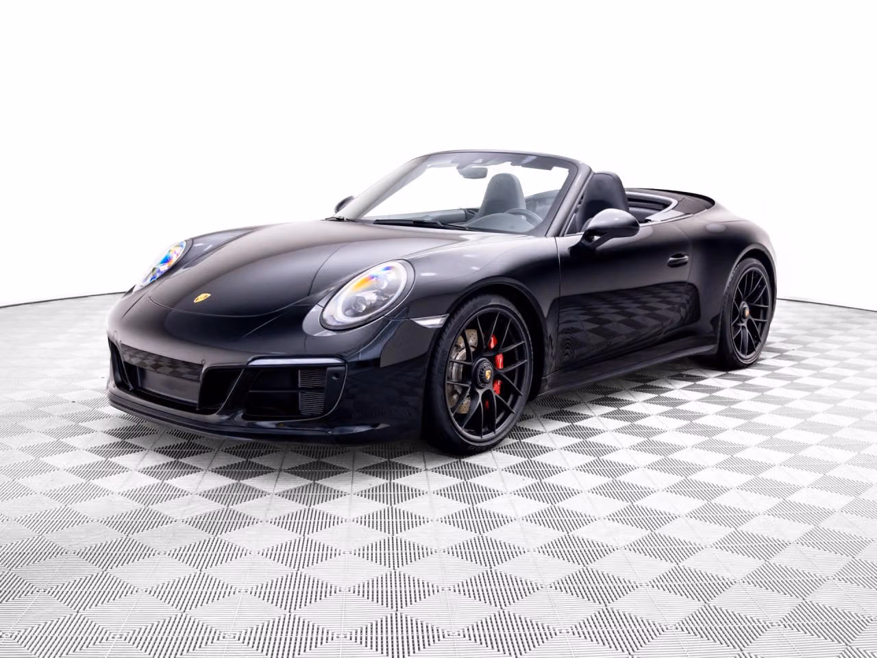 
           
        2019 Porsche 911