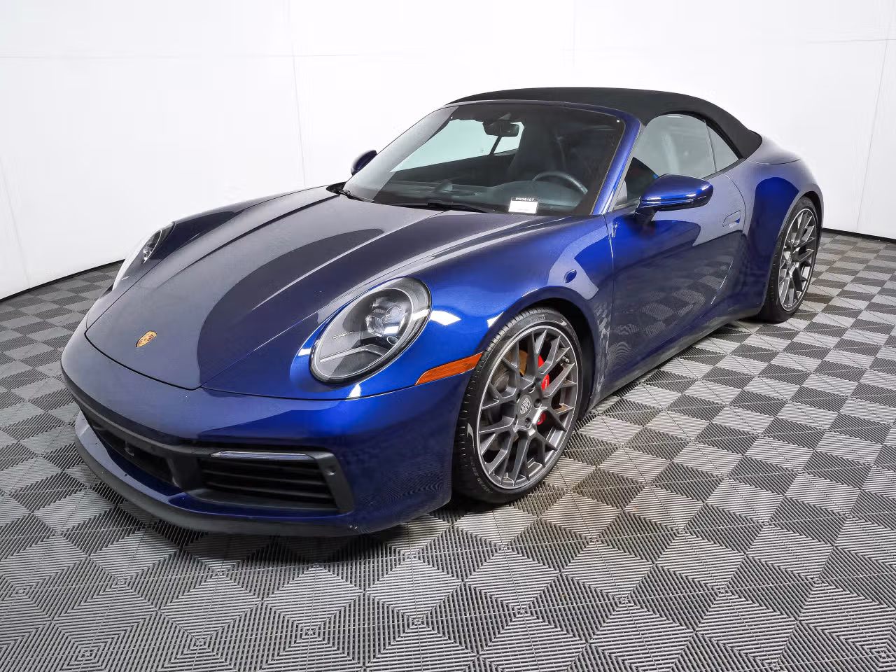 
           
        2020 Porsche 911