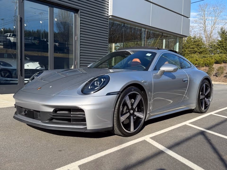 
           
        2025 Porsche 911