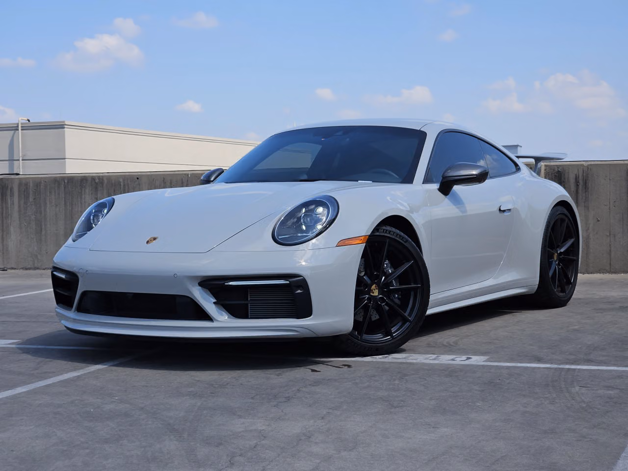 
           
        2024 Porsche 911