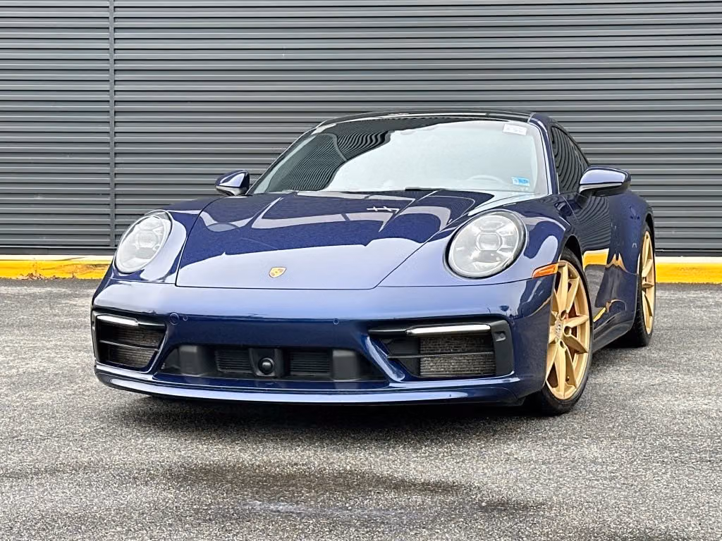 
           
        2020 Porsche 911