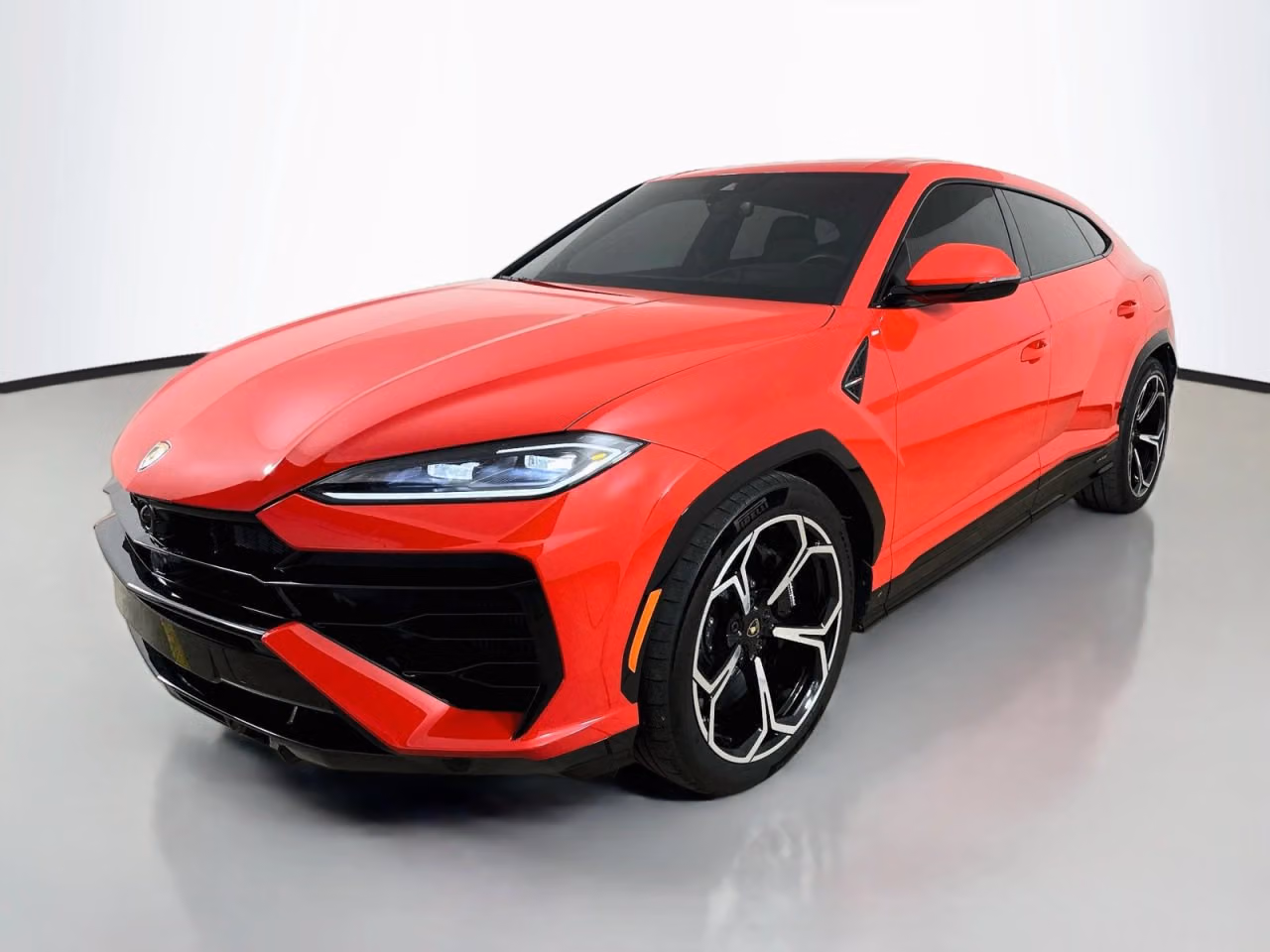 
           
        2025 Lamborghini Urus