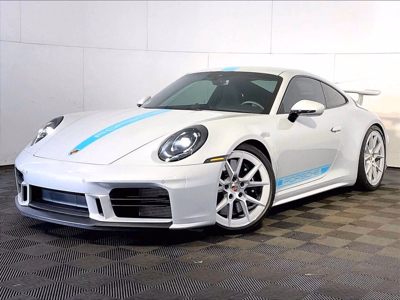 
           
        2026 Porsche 911