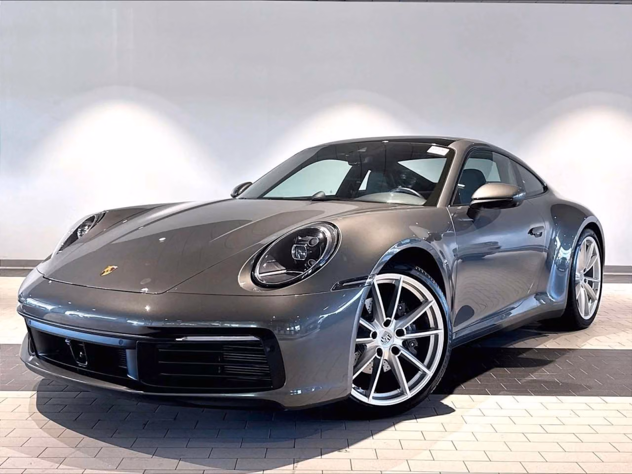 
           
        2024 Porsche 911