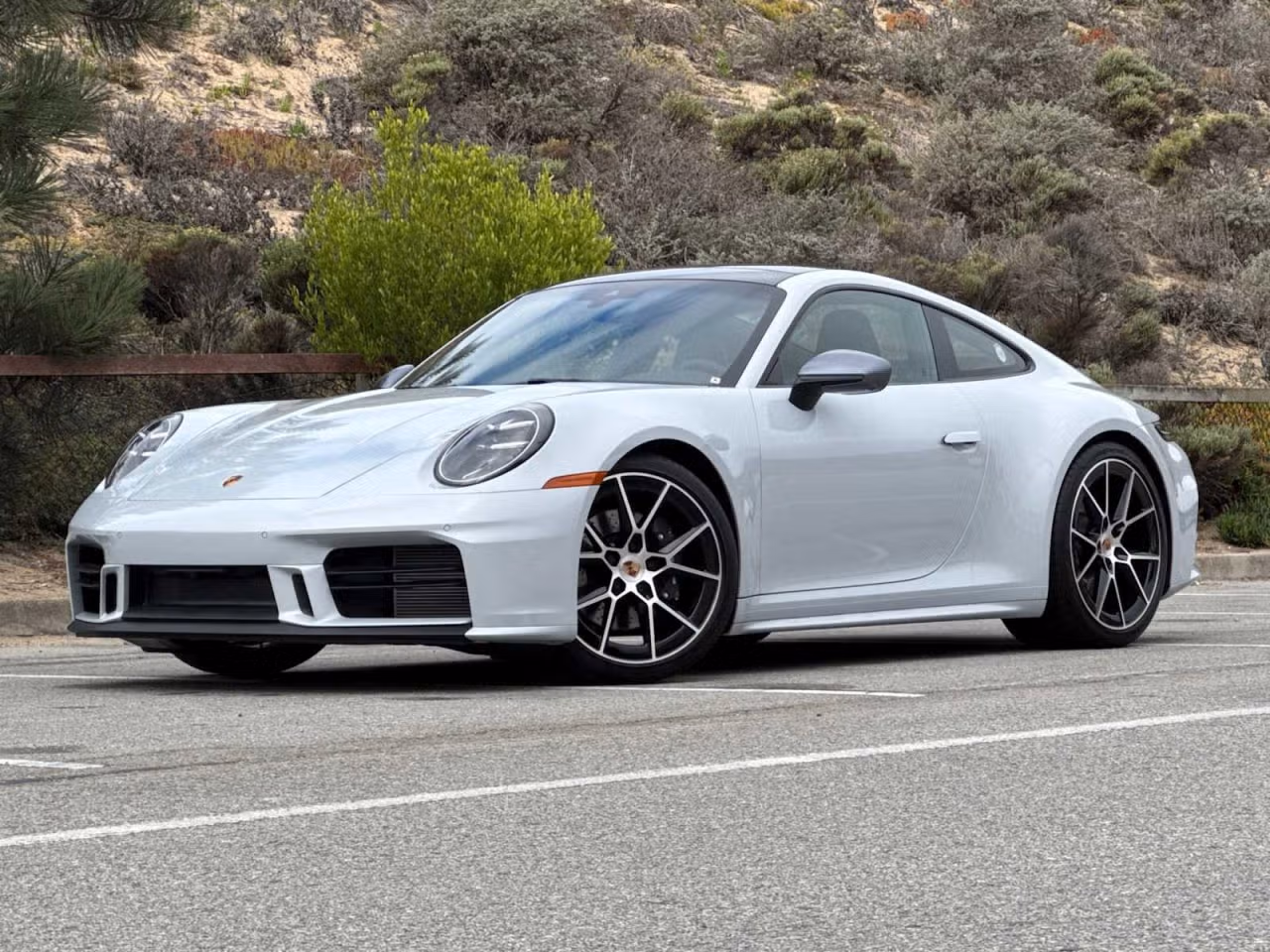 
           
        2025 Porsche 911