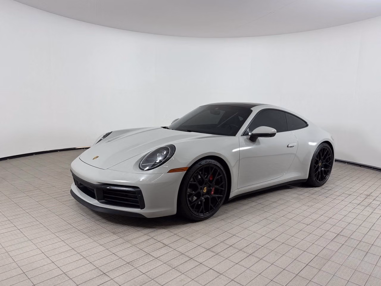 
           
        2024 Porsche 911