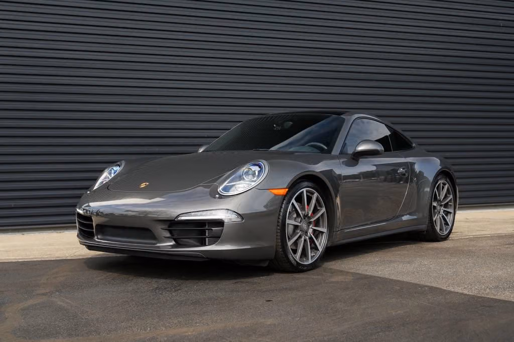 
           
        2014 Porsche 911