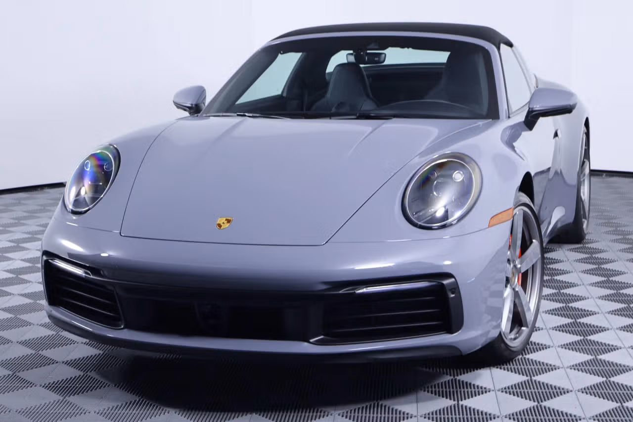 
           
        2024 Porsche 911