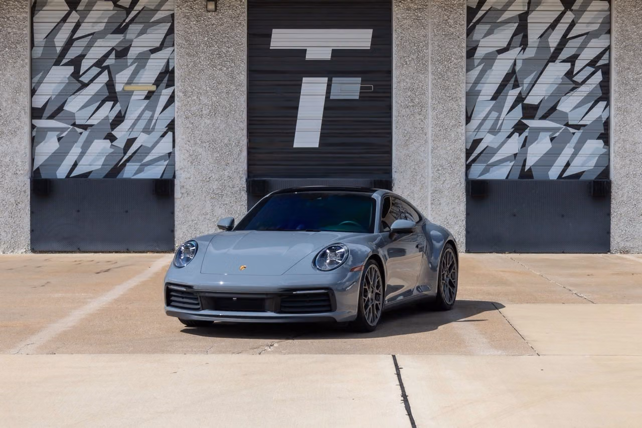 
           
        2024 Porsche 911