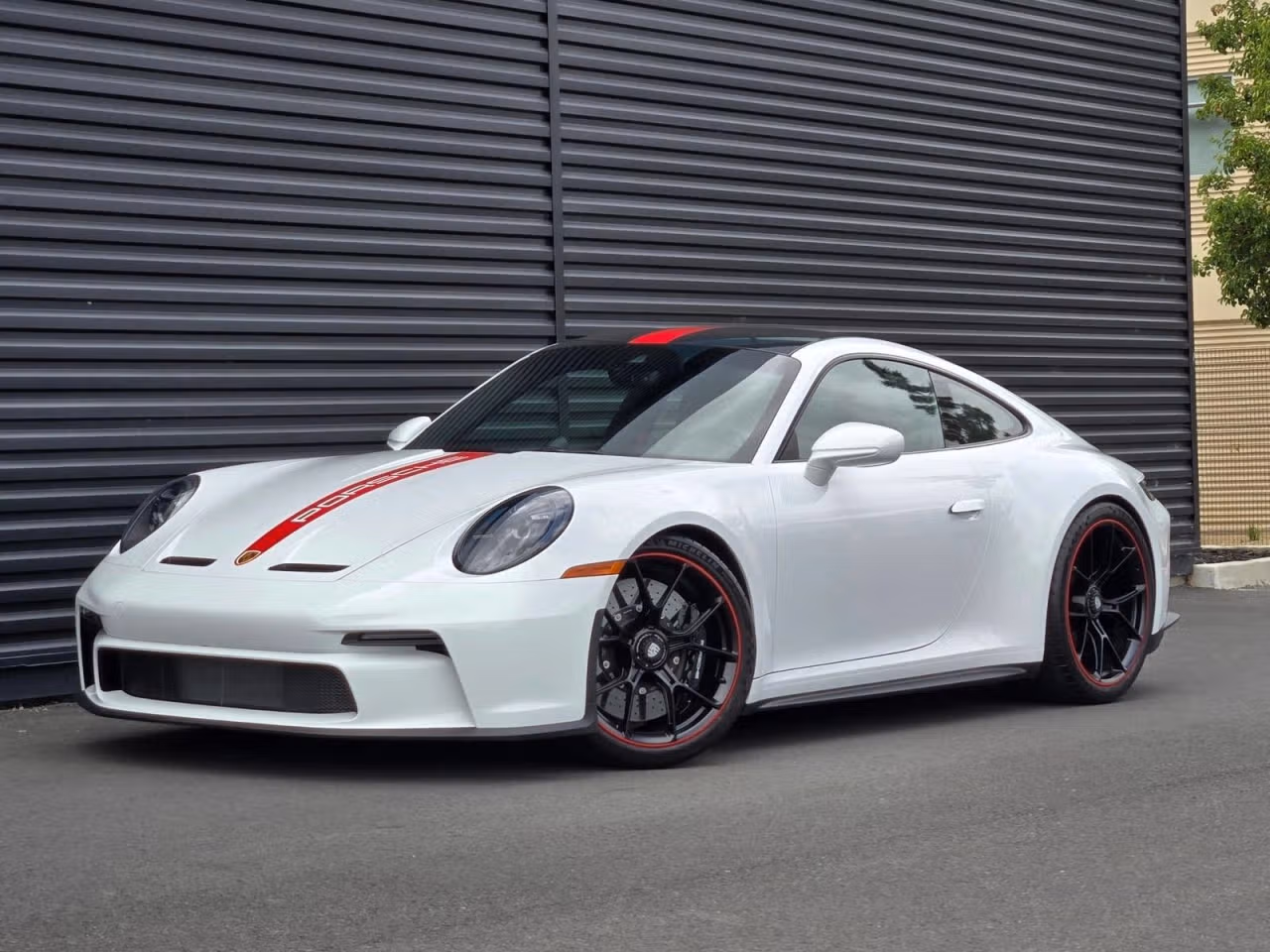 
           
        2022 Porsche 911