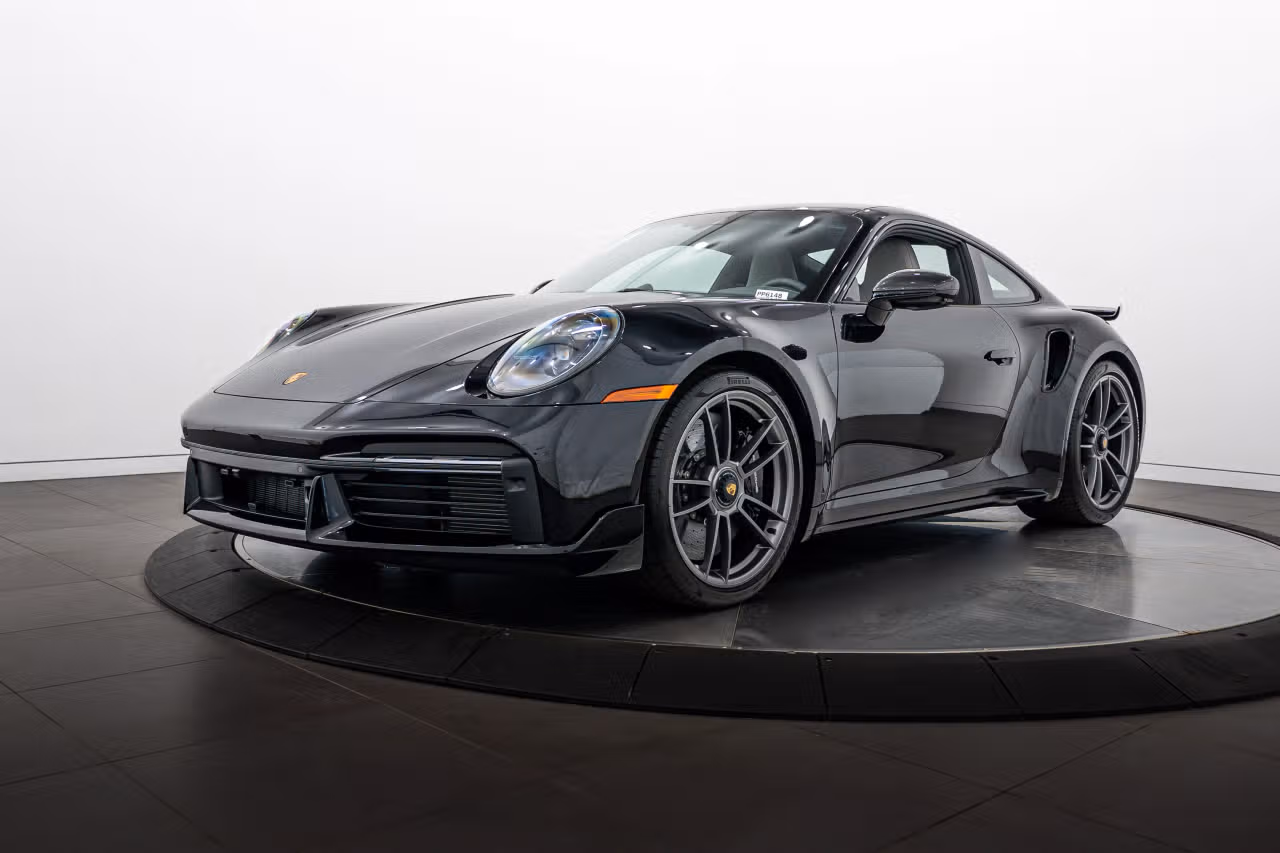 
           
        2024 Porsche 911
