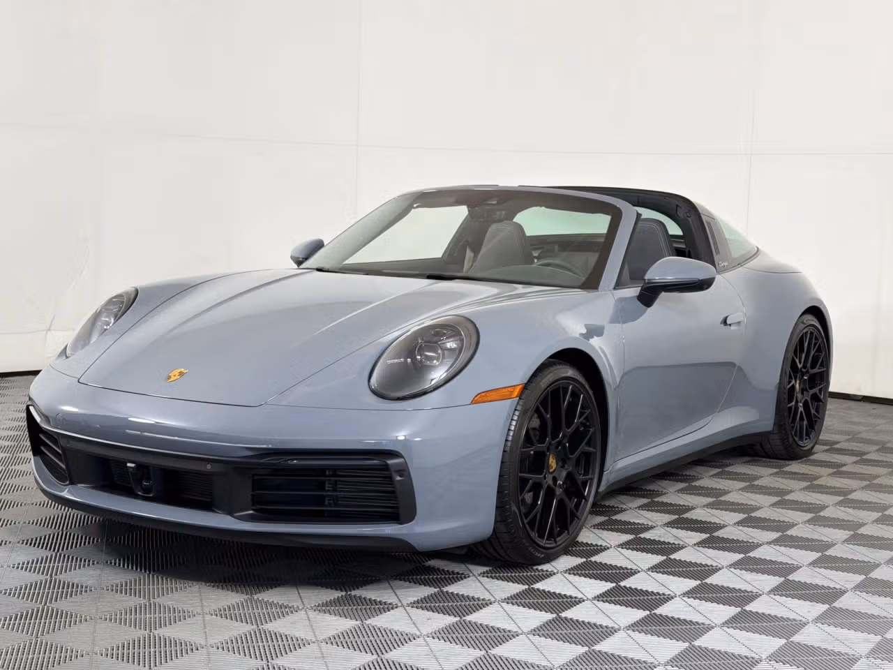 
           
        2024 Porsche 911