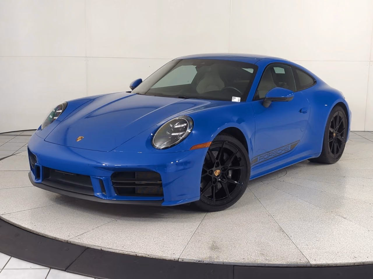 
           
        2025 Porsche 911
